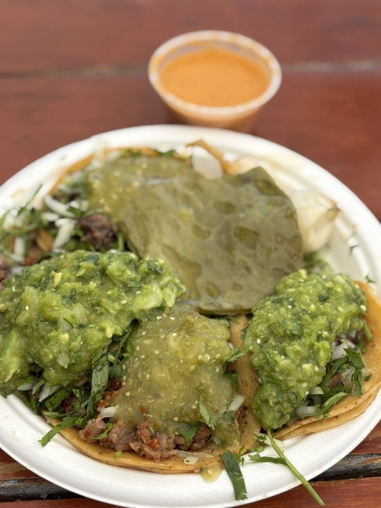 Tacos de cabeza y campechana